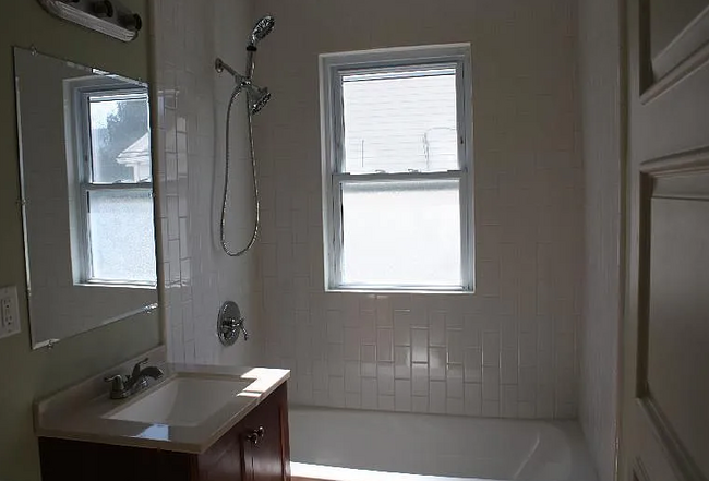 81 Florence St, Unit 1 in Boston, MA - Building Photo - Building Photo