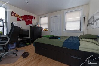 1207 Beacon St in Brookline, MA - Foto de edificio - Building Photo