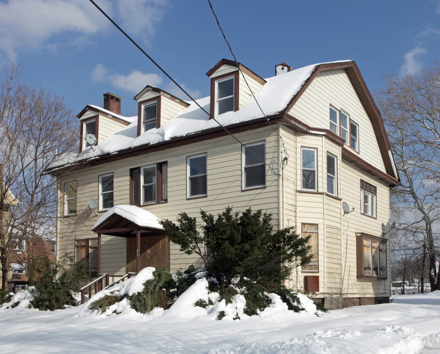 525 Westminister Ave in Elizabeth, NJ - Foto de edificio