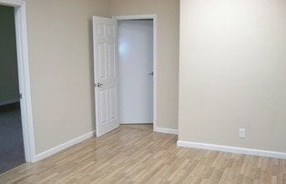 224 S Glendora Ave in Glendora, CA - Foto de edificio - Building Photo