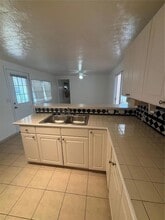 5236 Kenwood Ave in Sarasota, FL - Building Photo - Building Photo