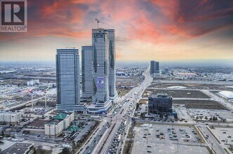 225 Commerce St in Vaughan, ON - Building Photo - Building Photo