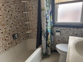 6177 Hereford St in Detroit, MI - Foto de edificio - Building Photo