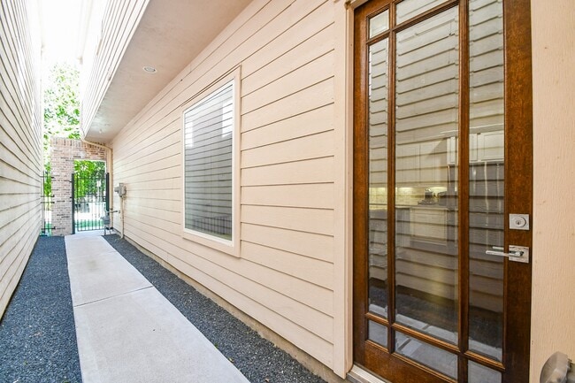 5611 Petty St in Houston, TX - Building Photo - Building Photo