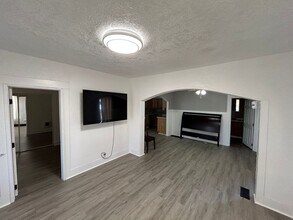 224 NW 11th St in McMinnville, OR - Building Photo - Building Photo