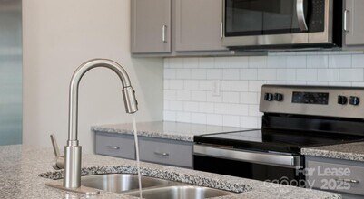 1018 Catalyst Blvd in Charlotte, NC - Building Photo - Building Photo