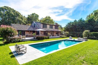 29 Harris Ln in Southampton, NY - Building Photo - Building Photo