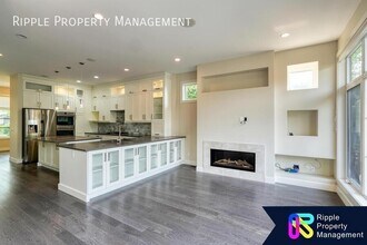 11 Hendon Dr NW in Calgary, AB - Building Photo - Building Photo