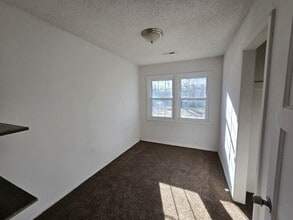 315 SE 34th St in Topeka, KS - Building Photo - Building Photo