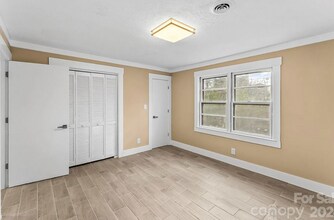 2969 Orchid Ln, Unit A in Valdese, NC - Foto de edificio - Building Photo