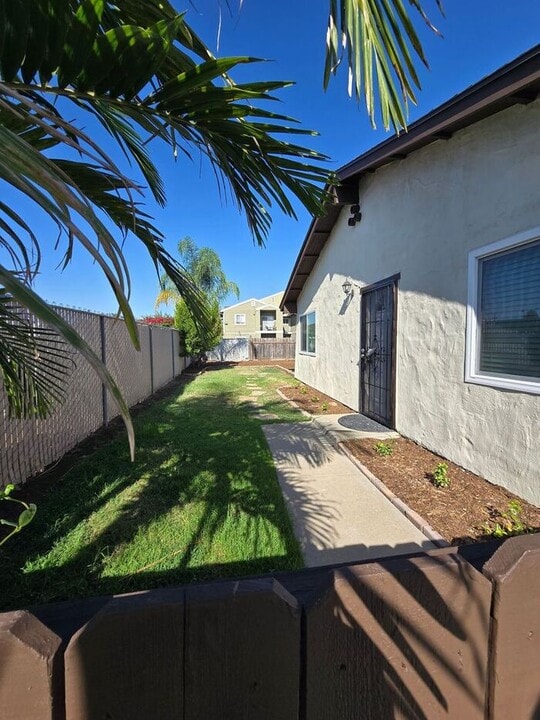 1858 Pepper Valley Ln in El Cajon, CA - Building Photo