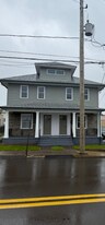 115 Oak St, Unit Front Right in Old Forge, PA - Building Photo
