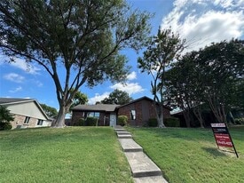 3802 Lancelot Pl in Garland, TX - Building Photo