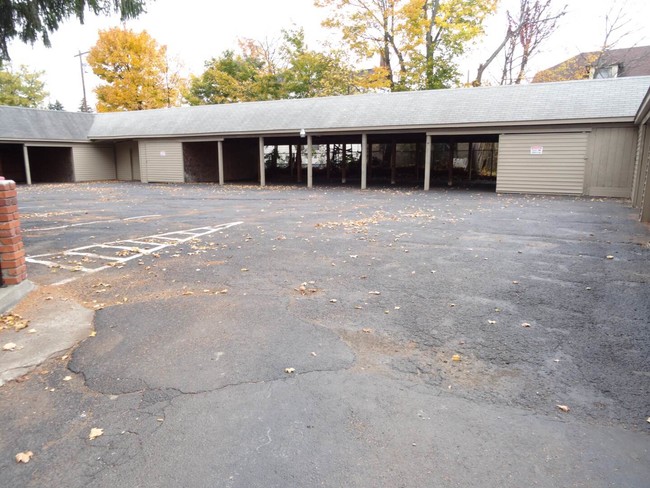 Craig School Apartments in Uniontown, PA - Building Photo - Building Photo