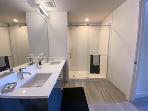 739 W Sheridan Rd in Chicago, IL - Building Photo - Building Photo