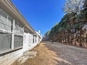 4140 Ravenwood Ct in Union City, GA - Building Photo - Building Photo