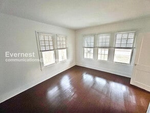 802 E Broadway in Hopewell, VA - Foto de edificio - Building Photo