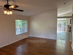 6164 Greenbrook Dr in Reno, NV - Building Photo - Building Photo