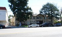 Building Photo - 6954 Woodman Avenue Apartments in Los Angeles, California