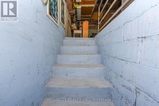 27 Kiskadee Dr in Toronto, ON - Building Photo - Building Photo