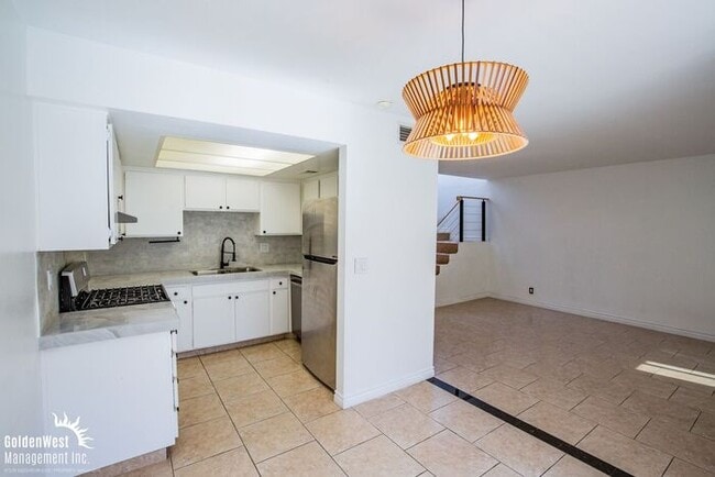 4338 Caliente St in Las Vegas, NV - Building Photo - Building Photo