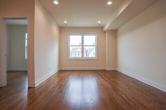 2342 N Lawndale Ave in Chicago, IL - Building Photo - Building Photo