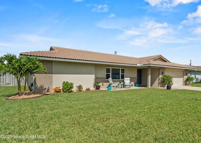 375 Cherry Dr in Satellite Beach, FL - Building Photo - Building Photo