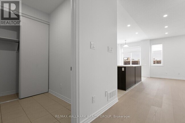 2477 Waterlilly Way in Ottawa, ON - Building Photo - Building Photo