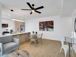 817 N 6th St in Phoenix, AZ - Foto de edificio - Building Photo