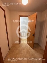 170 E Fairfield St in Gladstone, OR - Building Photo - Building Photo