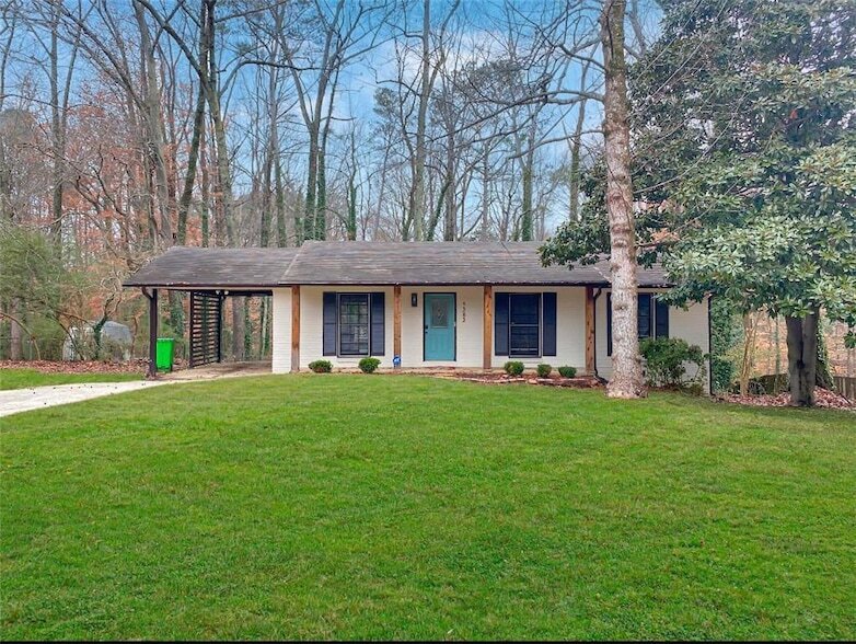 5282 Maple Valley Rd SW in Mableton, GA - Building Photo