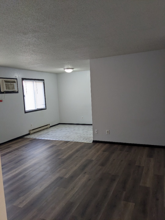 300 Hopp Ave in Nicollet, MN - Building Photo