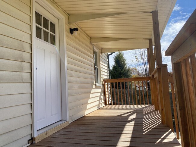 1471 E State St in Bristol, TN - Building Photo - Building Photo