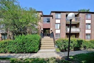 9702 Kingsbridge Dr in Fairfax, VA - Building Photo - Building Photo