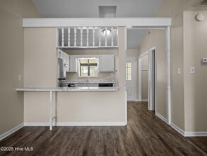 323 W Frances St in Jacksonville, NC - Building Photo - Building Photo
