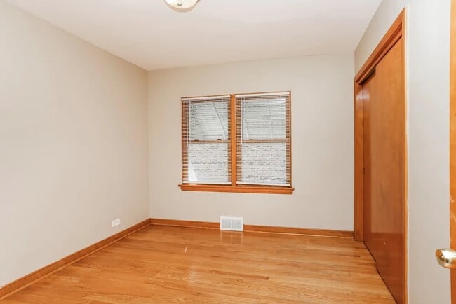 9039 W 22nd Pl in North Riverside, IL - Foto de edificio - Building Photo