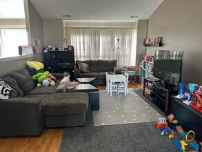 777 Stonewall Ct in Schaumburg, IL - Building Photo - Building Photo