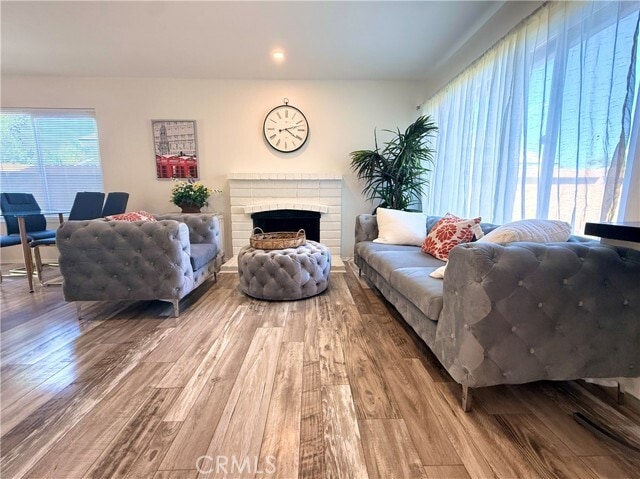 14901 Waverly Ln