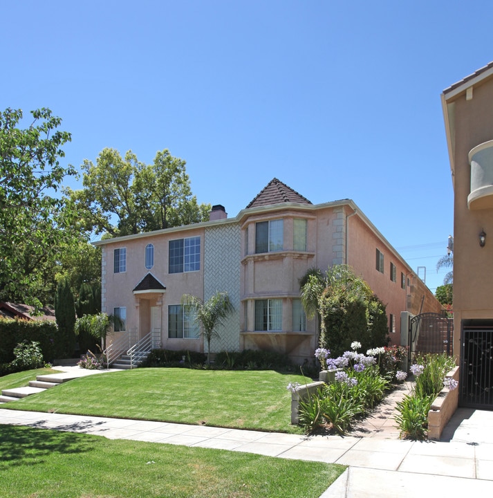 707 E Verdugo Ave in Burbank, CA - Building Photo