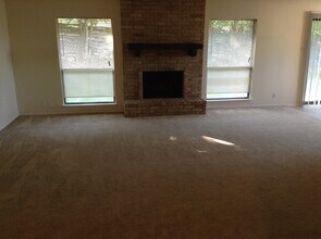 4963 Dare Ln in San Antonio, TX - Building Photo - Building Photo