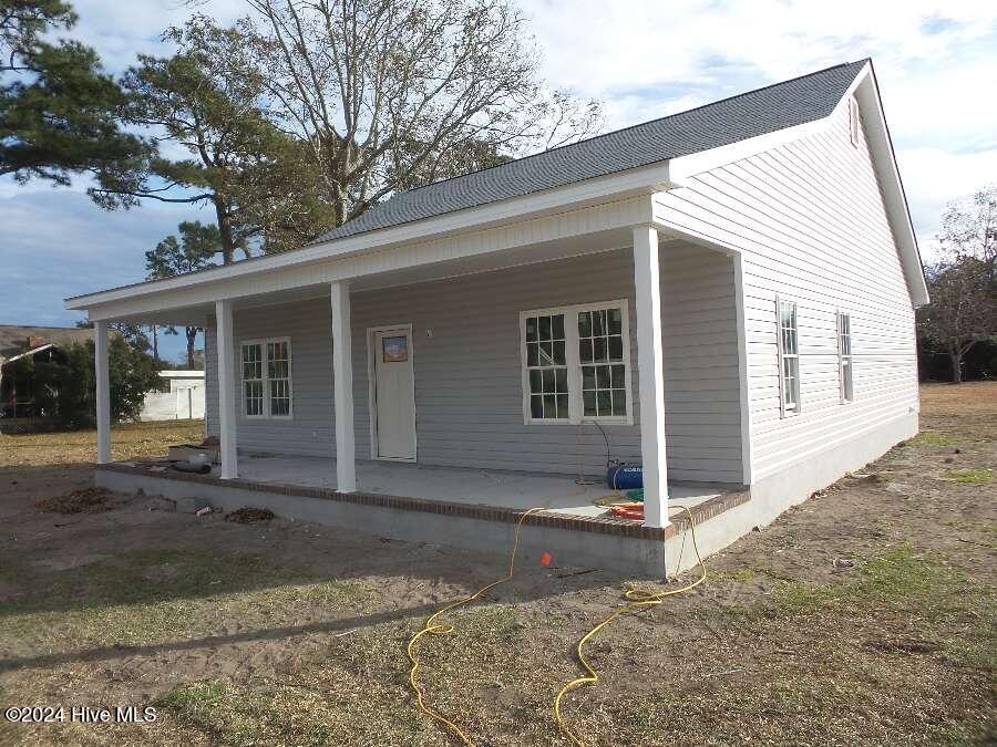 214 Barbour Rd in Morehead City, NC - Building Photo