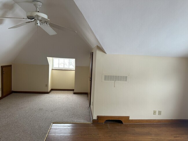 1125 E Kensington Blvd in Shorewood, WI - Building Photo - Building Photo