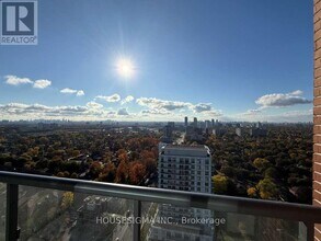 3260 Sheppard Ave E in Toronto, ON - Building Photo - Building Photo