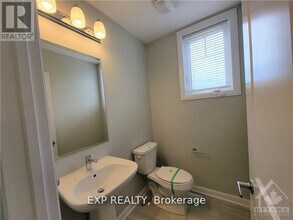 65 Teelin Cir in Ottawa, ON - Building Photo - Building Photo
