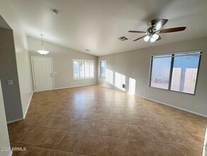 16324 N 151st Ln in Surprise, AZ - Foto de edificio - Building Photo