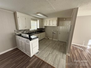 431 Red Tip Ln in Gastonia, NC - Building Photo - Building Photo