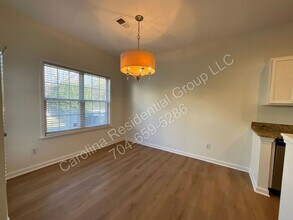 7809 Lennoxshire Rd in Charlotte, NC - Building Photo - Building Photo