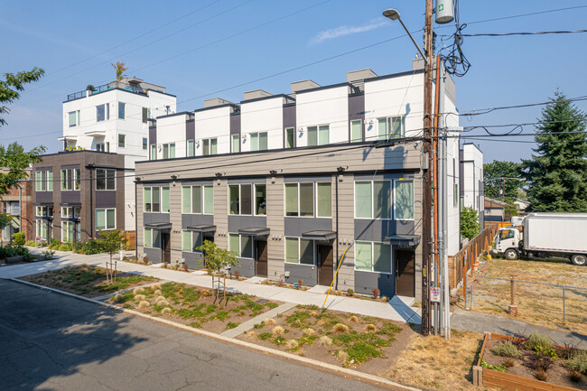 Avani Townhomes in Seattle, WA - Building Photo - Building Photo