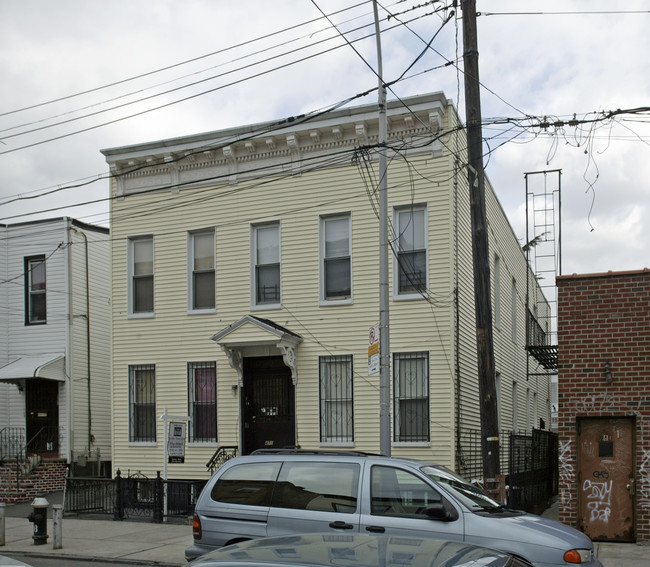 471 Grant Ave in Brooklyn, NY - Building Photo - Building Photo