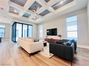 9124 Raintree St in Naples, FL - Building Photo - Building Photo